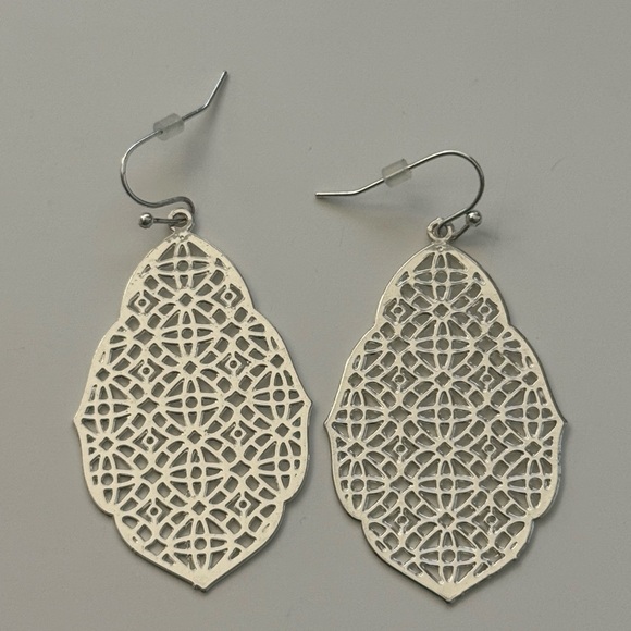 Silver tone Filigree Earrings - Picture 1 of 3